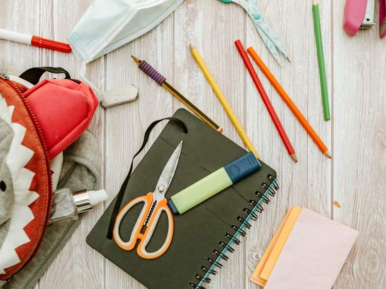 Bono Útiles Escolares 2023: averigua si eres beneficiario y qué entrega el aporte