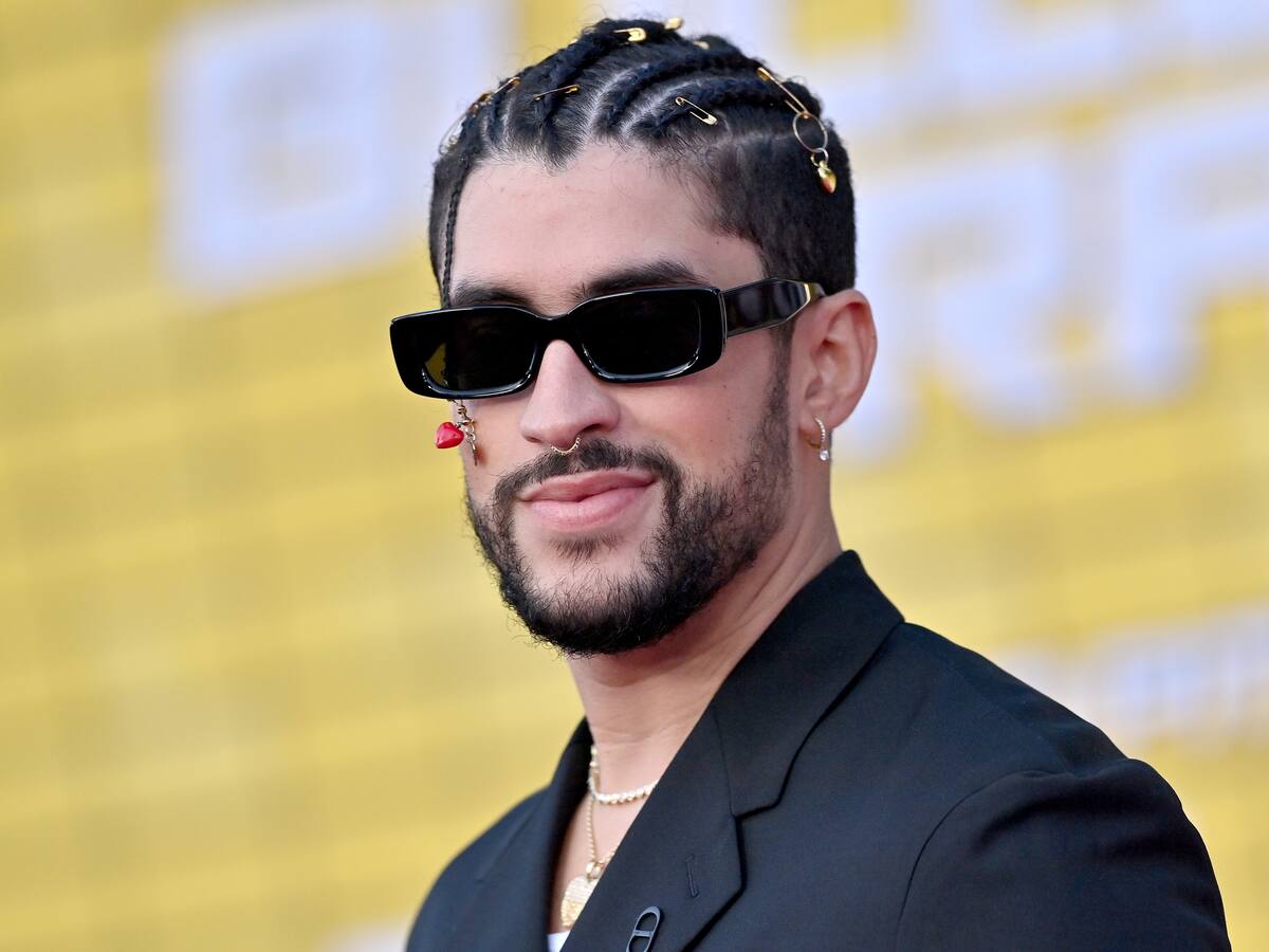 El millonario monto de dinero que donará Bad Bunny a latinos para becas en Estados Unidos