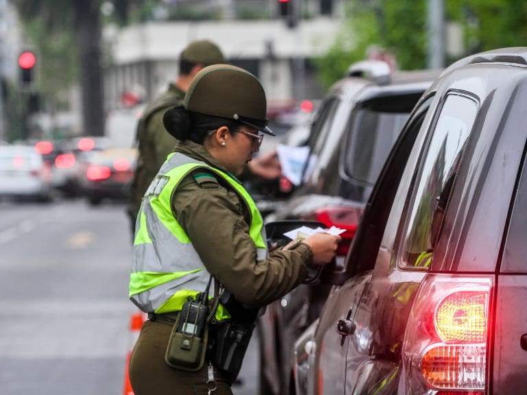 ¿Cometiste una infracción de tránsito? Solo en estos casos se puede acceder a una rebaja de la multa en Chile