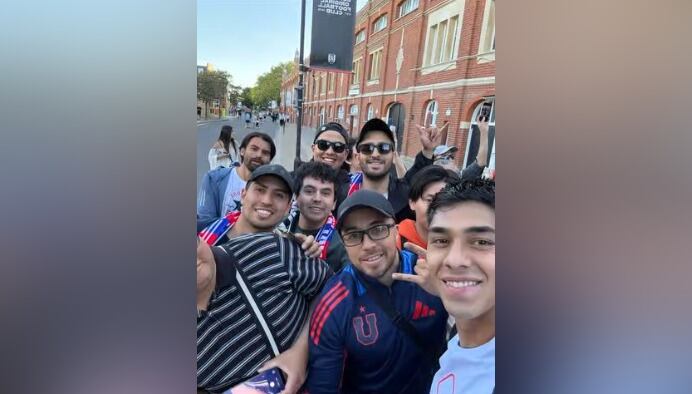 Darío Osorio con hinchas chilenos en Londres | Captura de pantalla