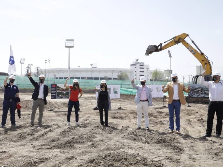 Autoridades fiscalizaron construcción de canchas de hockey césped en el Estadio Nacional