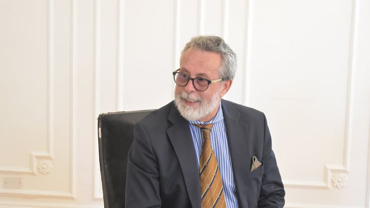 Quién es Camilo Sanhueza, el ex embajador chileno que es investigado por traficar pieles de animales