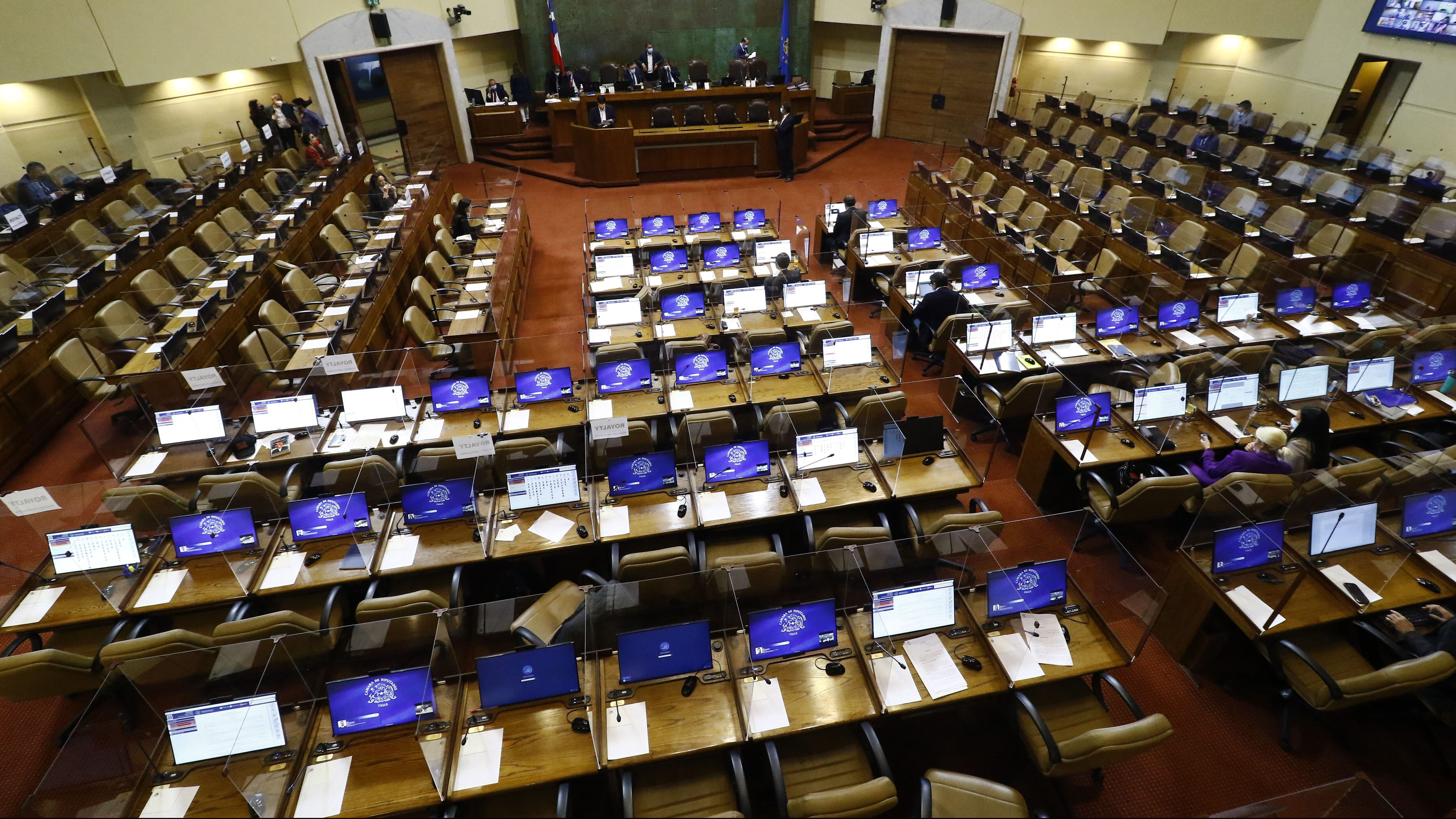 23 DE MARZO DE 2021/VALPARAISOVista general de la sesion de la Camara de Diputados, en donde se discute el proyecto de ley que establece un royalty minero por la explotacion de la mineria del cobre y el litio.
FOTO: LEONARDO RUBILAR CHANDIA/AGENCIAUNO