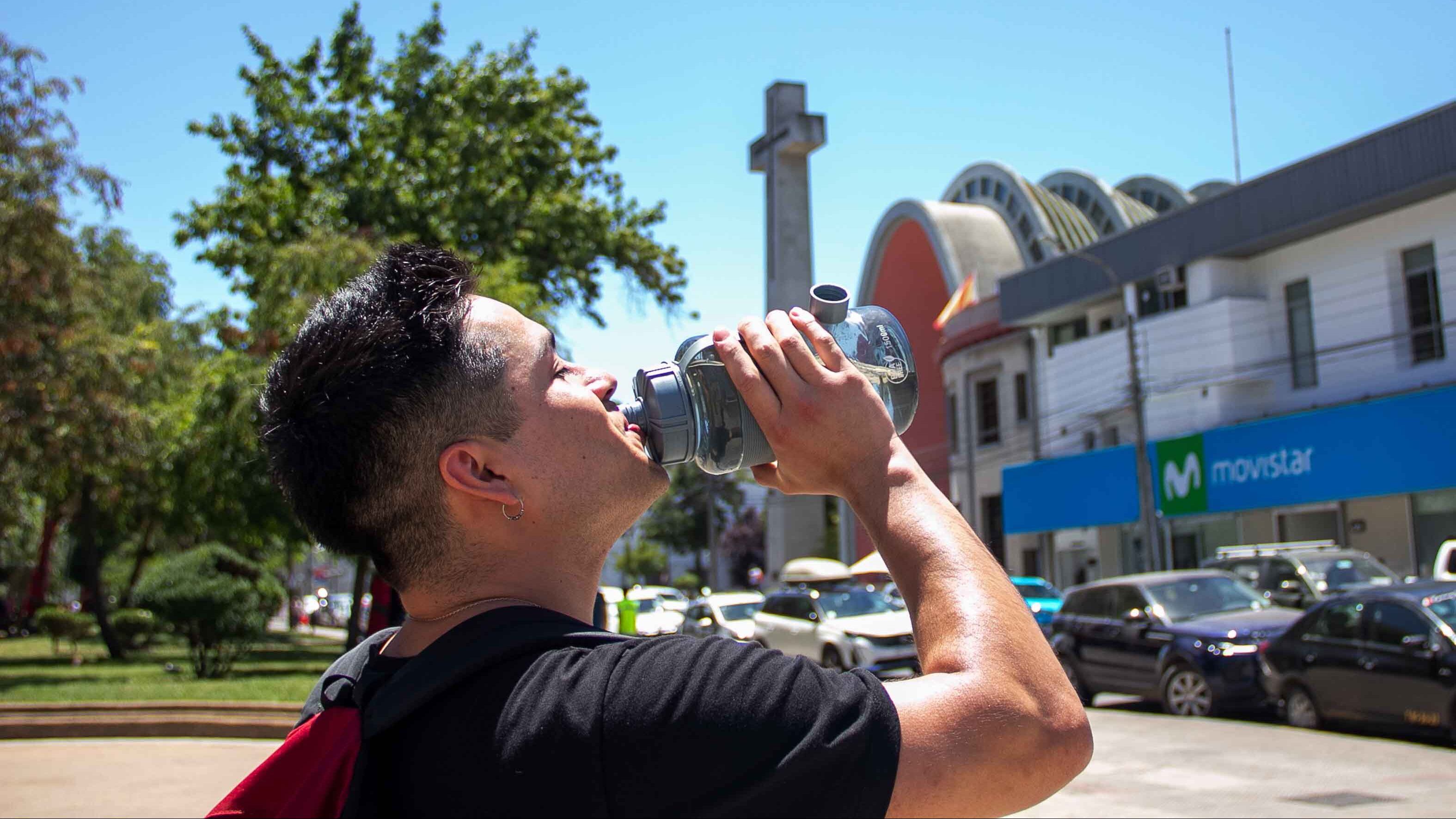 13 DE ENERO DE 2023 / CHILLÁN
Chillán se corona como la ciudad más sofocante de Chile. La capital de Ñuble fue la única zona con monitoreo de estos eventos que sumó 37 días inmensa en olas de calor durante 2022. También destacaron lugares de la Patagonia, lo que coincide con una sequía extrema en Magallanes.
FOTO:JOSÉ HUMBERTO CAMPOS /AGENCIA UNO