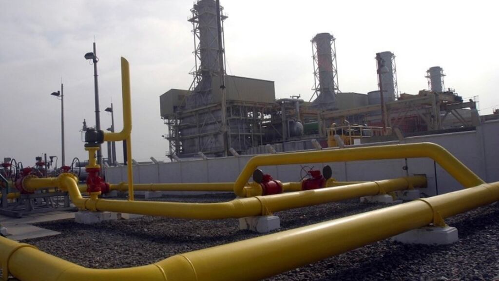 Solicitan evacuar zonas aledañas al sector Santa Melania en Laja por rotura de gasoducto