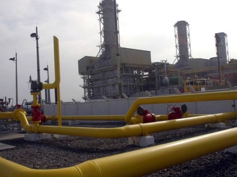 Solicitan evacuar zonas aledañas al sector Santa Melania en Laja por rotura de gasoducto