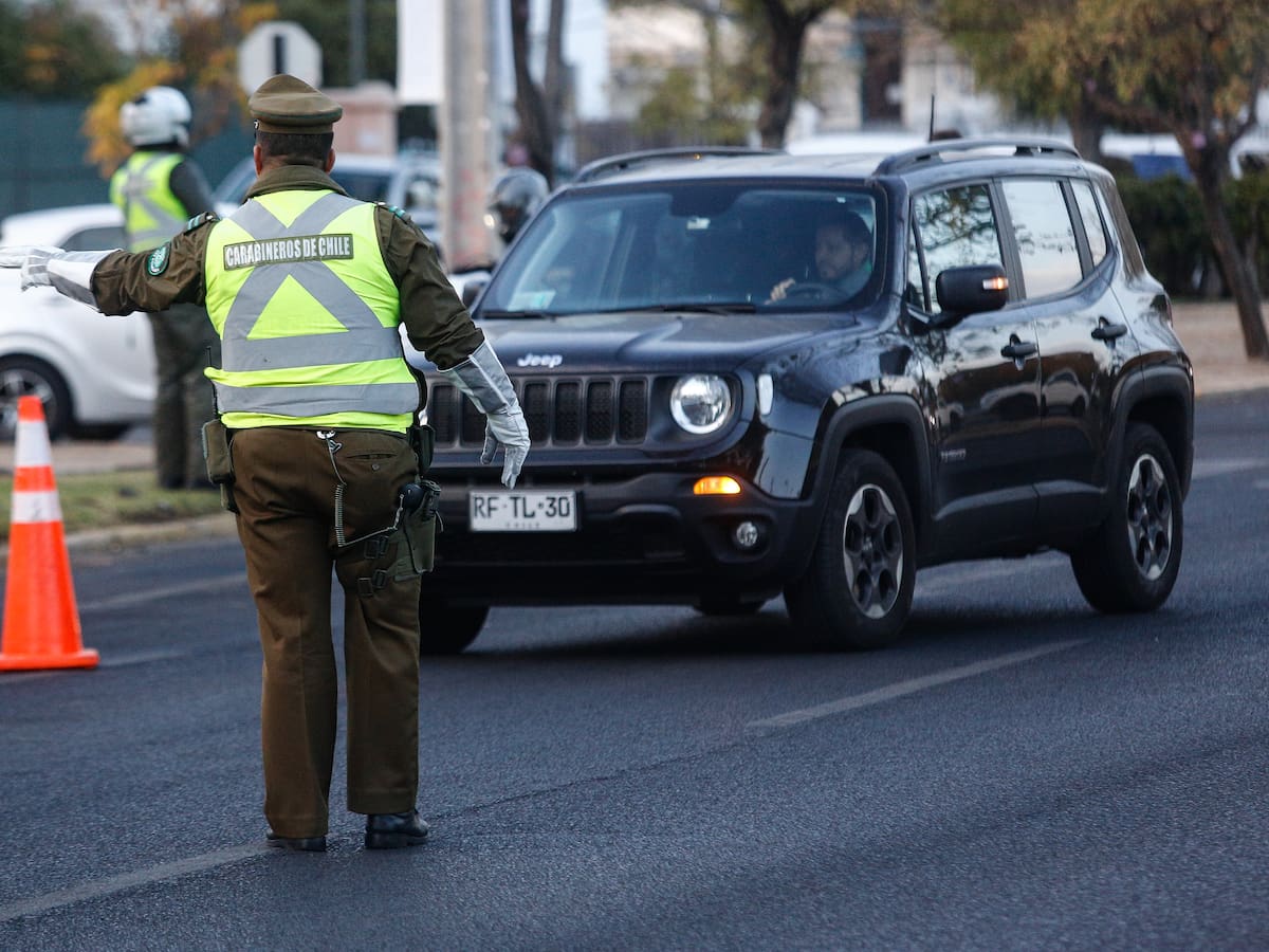 Este lunes 4 de mayo vuelve la restricción vehicular en Santiago: estos son los autos que no podrán circular