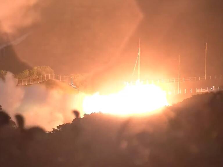 La explosión durante la prueba del cohete Epsilon-S en el Centro Espacial Tanegashima de Japón