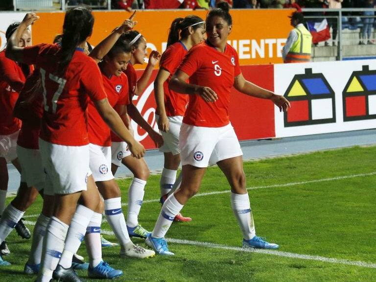 08 de Octubre del 2019/RANCAGUA 
Francisca Lara Celebracion Gol Chile, durante el partido amistoso entre las selecciones femeninas de Chile y Uruguay, disputado en el Estadio El Teniente.

FOTO:SEBASTIAN BROGCA/AGENCIAUNO