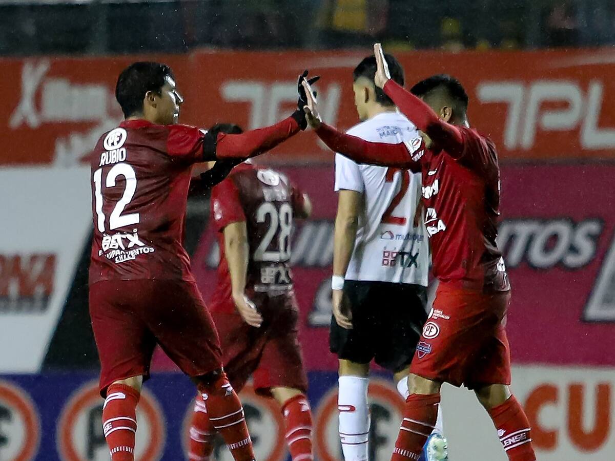 Ñublense se impuso ante Curicó y alcanzó el liderato del Torneo Nacional junto a Colo Colo y Unión Española