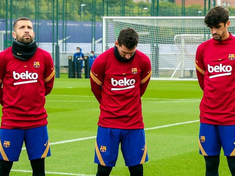 La pena de Messi: Barcelona realizó emotivo minuto de silencio en memoria de Diego Maradona