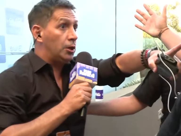 Escándalo mayúsculo: agreden a periodista de CHV en ‘piscinazo’ de Skar Labra