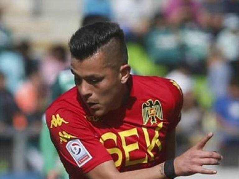 Carlos Muñoz dejó de ser jugador de Unión Española y partió a Cobresal
