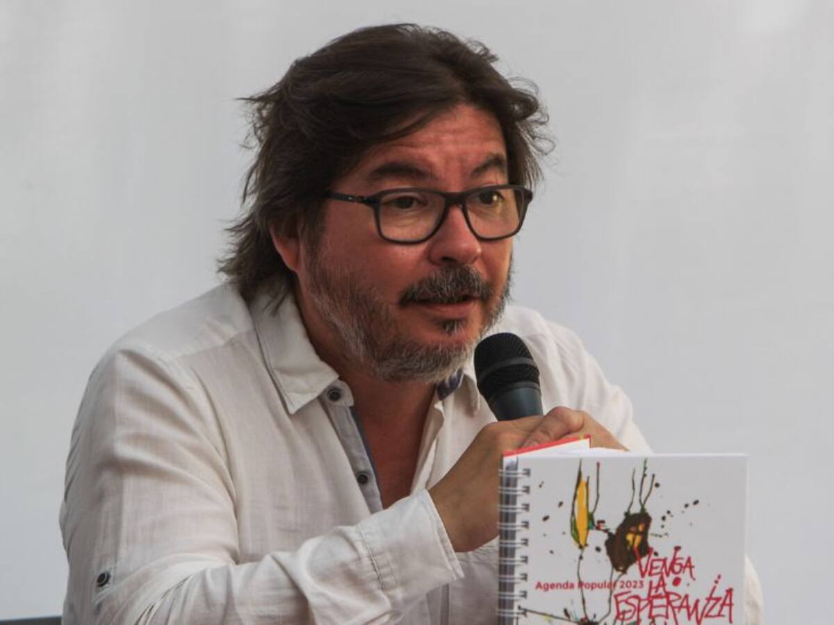 Exconvencional Marcos Barraza arriba a la municipalidad de Santiago: asumió como nuevo jefe de Gabinete de la alcaldesa Hassler