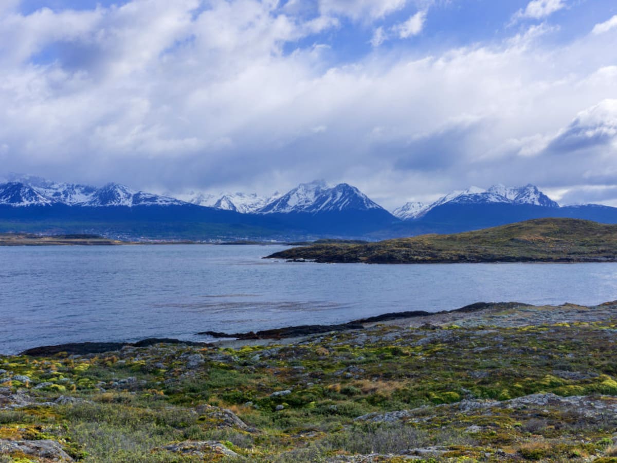 Tragedia en Ushuaia: chileno muere tras caer por un barranco en Argentina