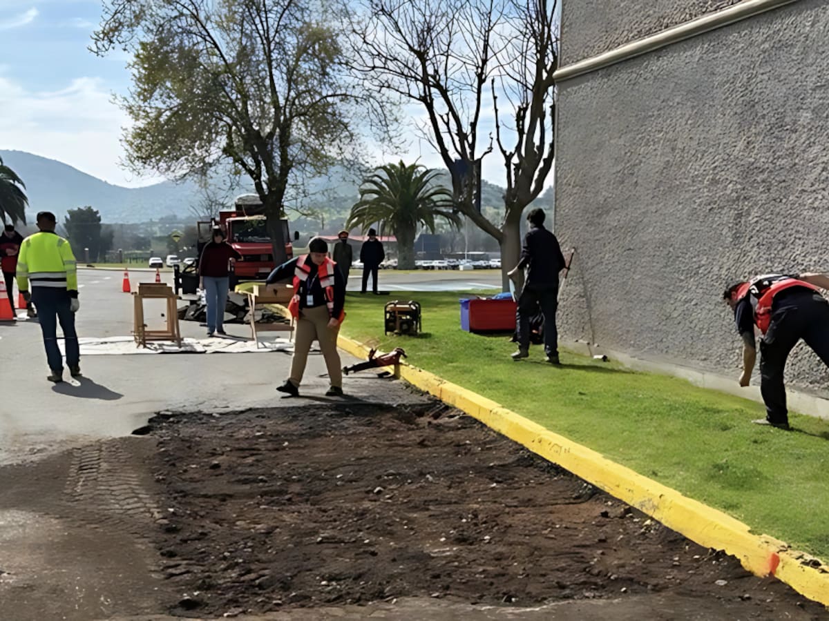 Inician excavación en Escuela de Suboficiales en Maipú para buscar restos de detenido desaparecido en 1974