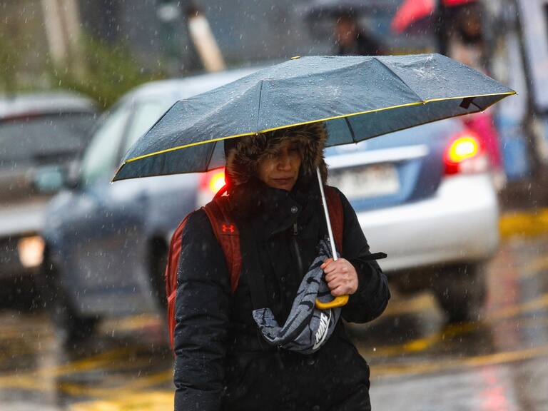 Anuncian el ingreso de un nuevo sistema frontal: en estas regiones de Chile seguirá lloviendo durante el resto de la semana