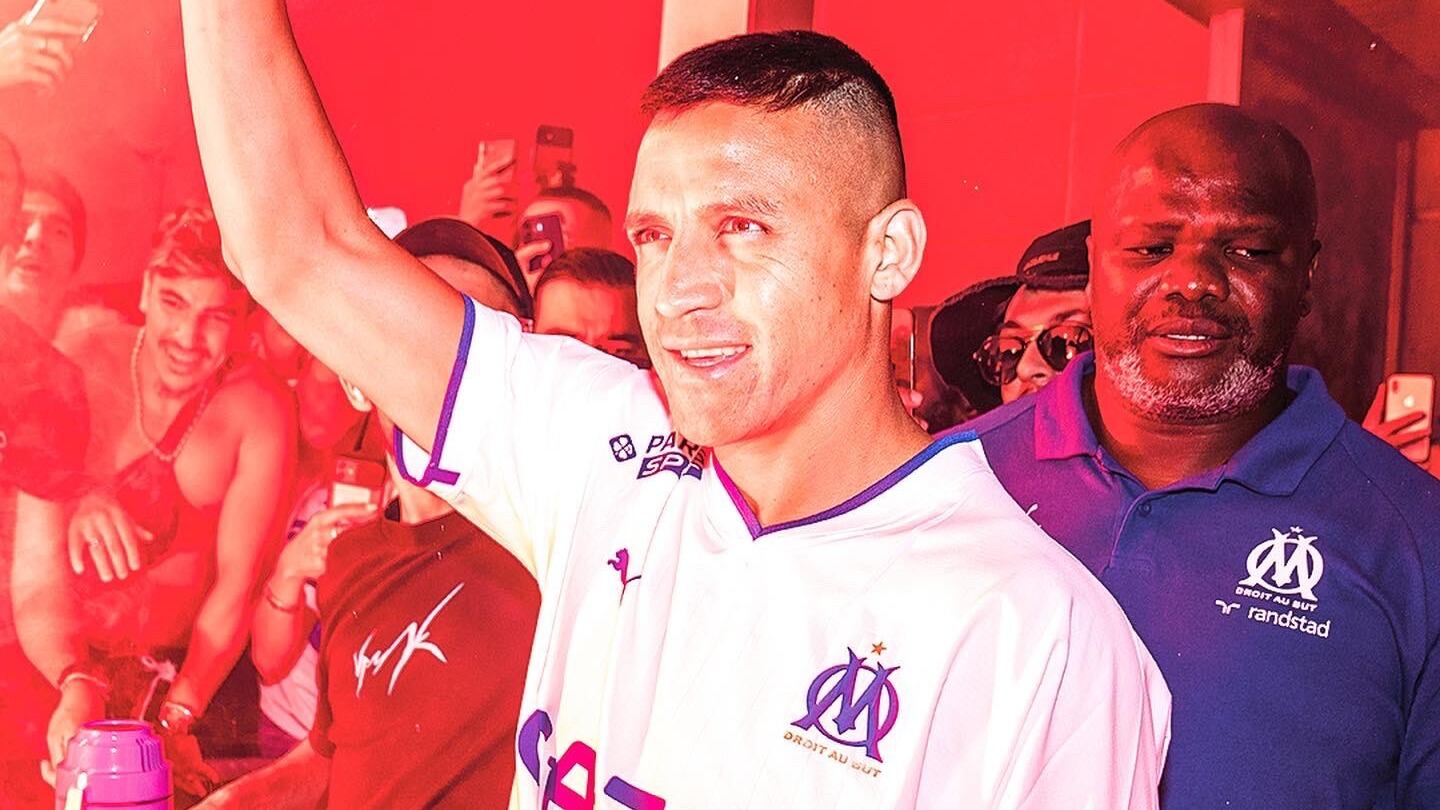 "Un rockstar en Marsella": Alexis Sánchez y su arribo a Francia se roba las portadas de los medios internacionales