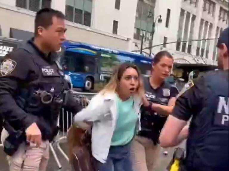 El problema de la chilena detenida en Times Square para presentarse ante tribunal de Nueva York: “No quiero estar ilegal allá”