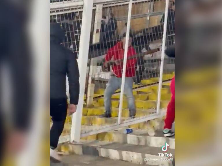 Hinchas de River Plate denuncian malos tratos en el Monumental y Colo Colo se expone a castigo de Conmebol