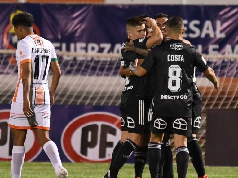 03 DE ABRIL 2021 / El SALVADOR Jugadores de Colo Colo celebran el 1-0 ,durante el partido valido por la fecha 2 del Campeonato Nacional AFP PlanVital 2021 ,entre Cobresal vs Colo Colo , disputado en el Estadio El Cobre
FOTO CAMILO ALFARO / AGENCIAUNO