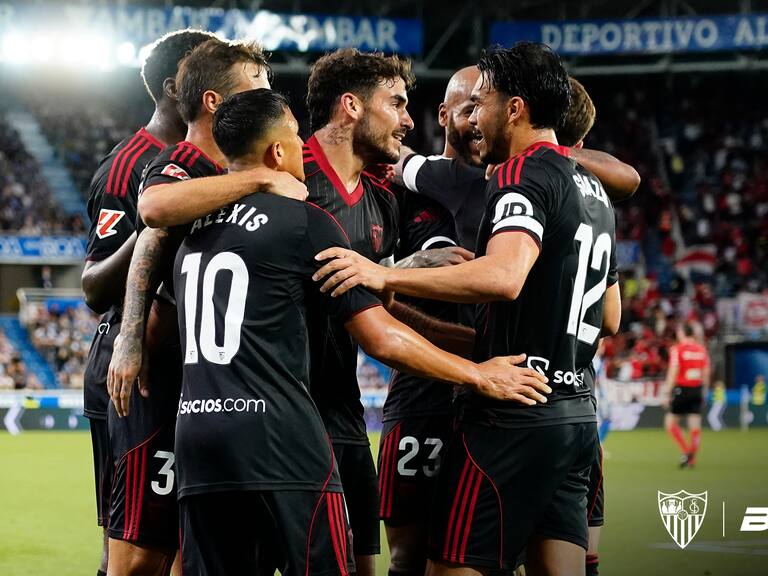 Betsala firma como nuevo patrocinador regional del Sevilla de Alexis Sánchez y Gabriel Suazo