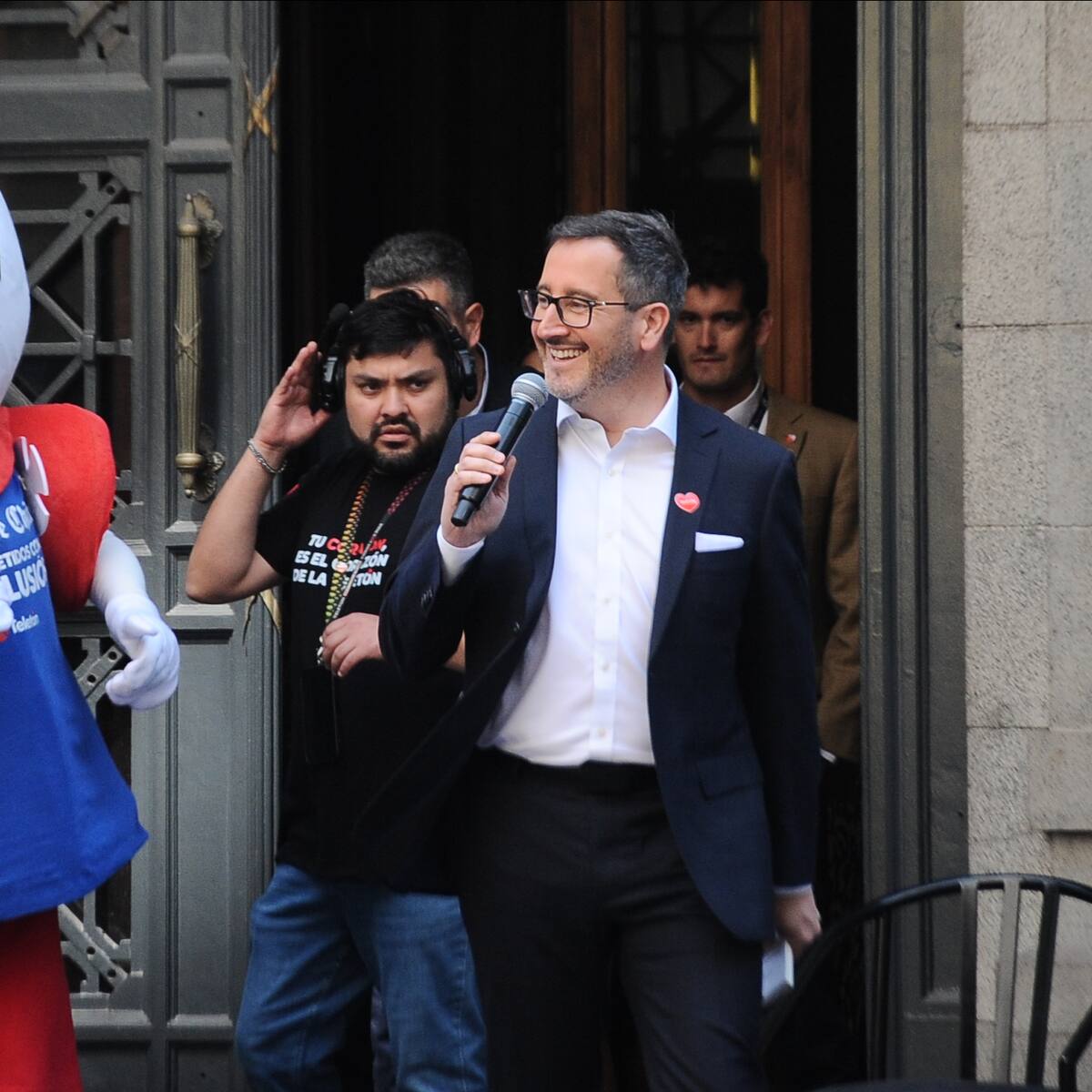 “Imagínense la ensalada de egos”: Eduardo Fuentes afirma que hubo “codazos” en la Teletón