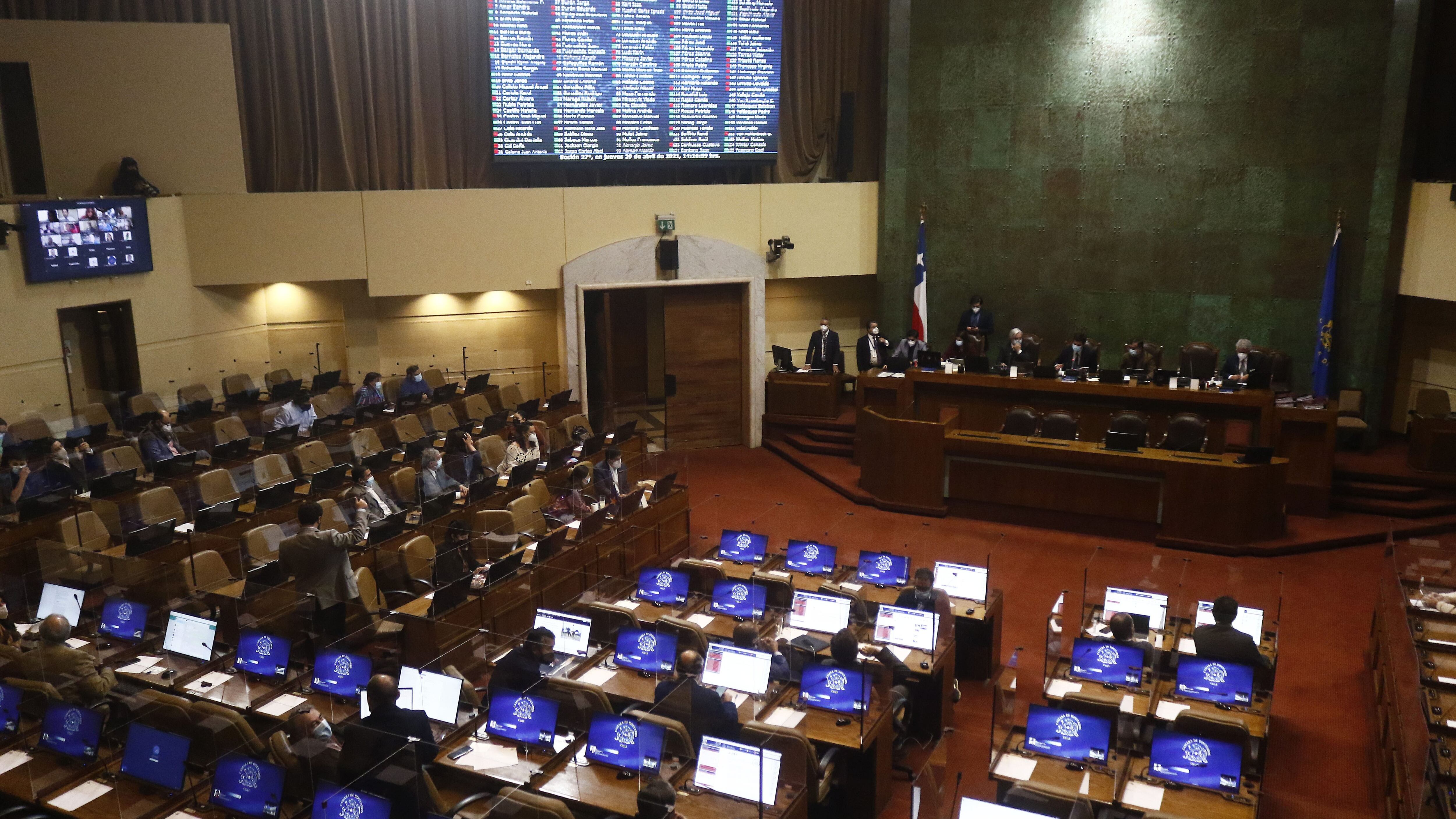 29 DE ABRIL DE 2021/VALPARAISOVista general de la sesion de la Camara de Diputados, que discute el proyecto que permite establecer primero el apellido de la madre.
FOTO: LEONARDO RUBILAR CHANDIA/AGENCIAUNO