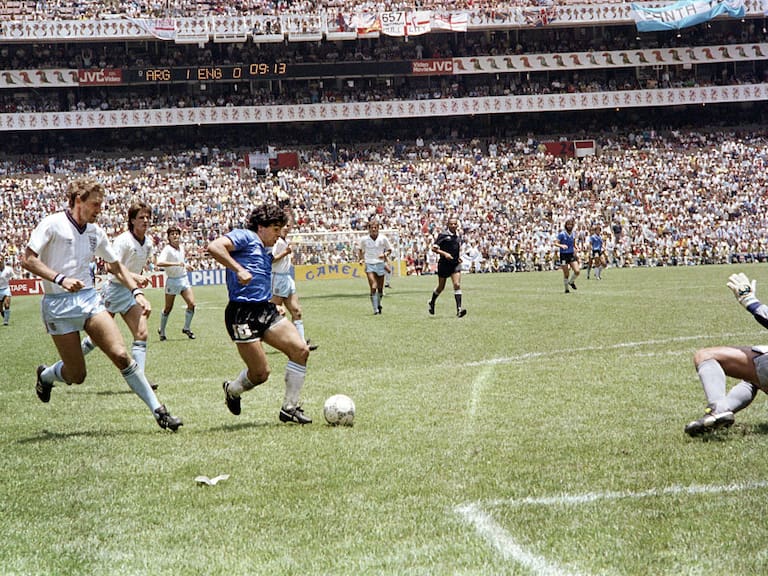 Diego Armando Maradona contra Inglaterra en el Mundial de 1986