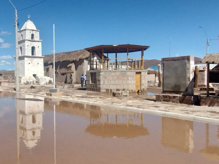 Colchane: localidad de Cariquima termina completamente inundada tras fuertes lluvias y desborde de río por el invierno altiplánico