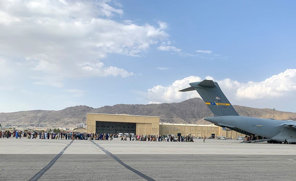Siguen las evacuaciones en el aeropuerto Hamid Karzai de Kabul