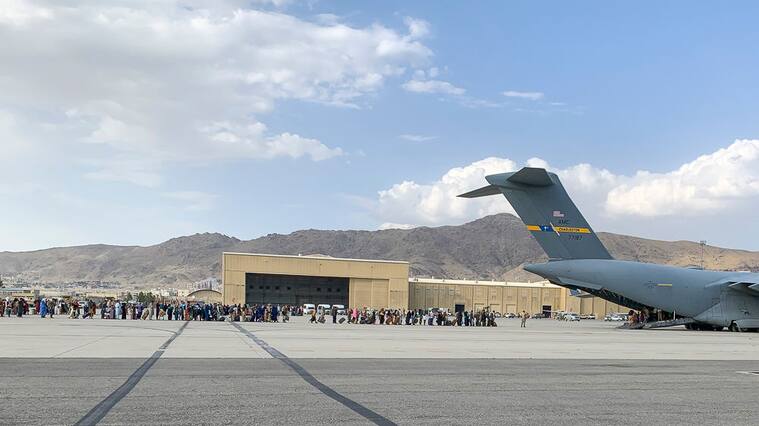 Siguen las evacuaciones en el aeropuerto Hamid Karzai de Kabul