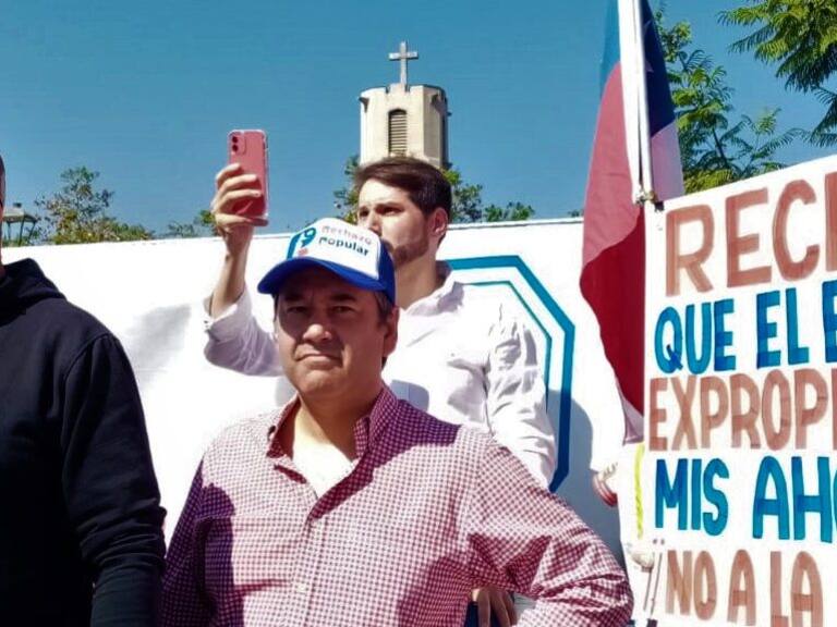 «Pancho Bueno, ya no es Pancho Malo, ubícate»: manifestantes por el Rechazo defienden presencia de exlíder de la Garra Blanca