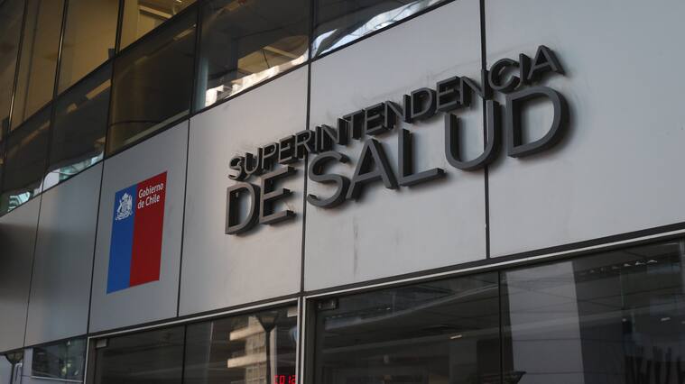 08 de Abril del 2019/SANTIAGO
Fachada de la Superintendencia de Salud.
Luego de la renuncia de el Superintendente Ignacio Garcia Huidobro, en medio de las criticas por el alza de los precios de las Isapres
FOTO:SEBASTIAN BROGCA/AGENCIAUNO