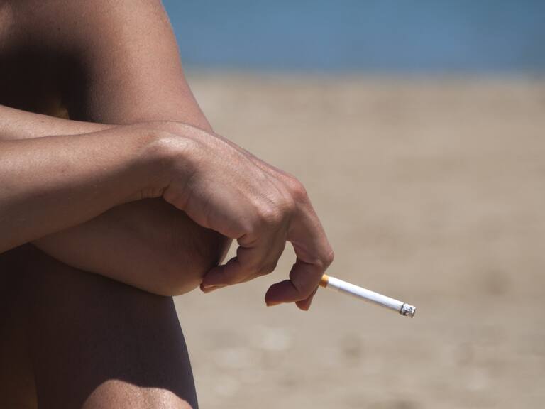 «Chao Colillas»: Senado aprobó proyecto que evita la contaminación por cigarrillos en Playas, Ríos y Lagos