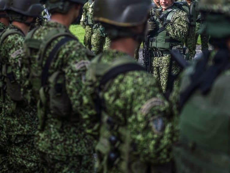 Soldados de Colombia que combaten a narcos y paramilitares
