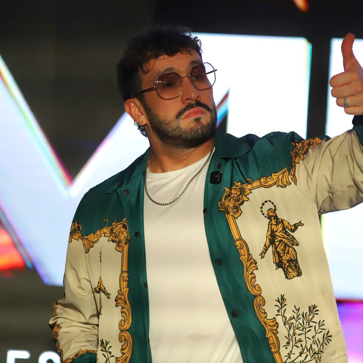 Qué edad tiene Edo Caroe, el humorista más esperado del Festival de Viña 2025