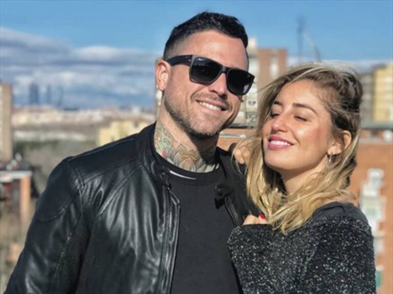 Daniela Castro confesó que Pascual Fernández le regaló un anillo de «poli-compromiso»