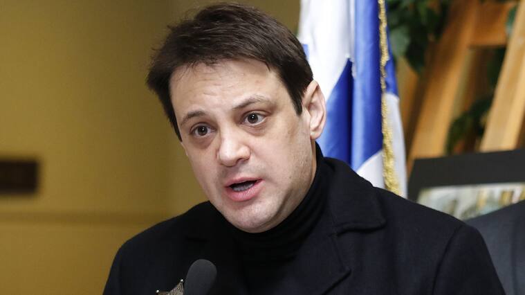 10 DE AGOSTO DE 2022/VALPARAISOEl diputado Gaspar Rivas, ofrece un punto de prensa en la Cámara de Diputados, en donde anuncian la presentación de un proyecto que obliga a colegios a usar el lenguaje establecido por la RAE, evitando el uso del “lenguaje inclusivo”.
FOTO: LEONARDO RUBILAR CHANDIA/AGENCIAUNO