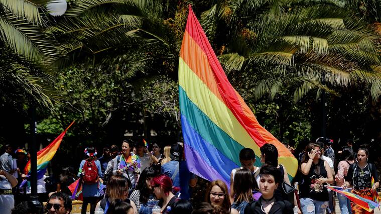 17 DE NOVIEMBRE DE 2018/SANTIAGOEn Plaza Italia realizan la XIII Marcha por la Igualdad convocada por el Movimiento de Integración y Liberación Homosexual (Movilh) para demandar esta vez el matrimonio igualitario y la adopción homoparental.
FOTO: LEONARDO RUBILAR CHANDIA/AGENCIAUNO