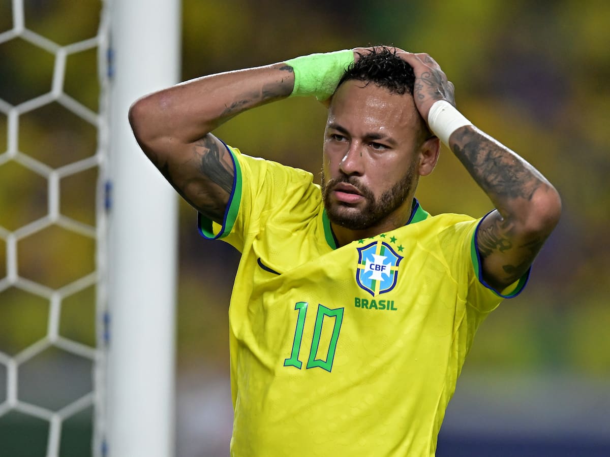 Alarma total por Neymar en la primera práctica de Brasil para el Mundial 2026: terminó en la clínica