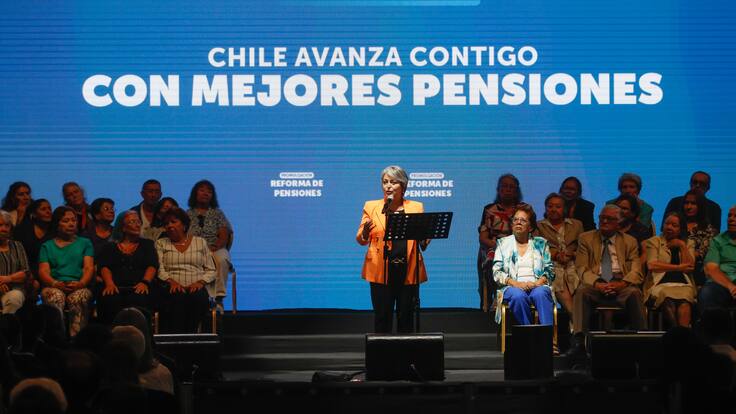 Ministra Jara celebra promulgación de reforma de pensiones: “A pesar de las resistencias, a pesar de los que creían que era imposible...”