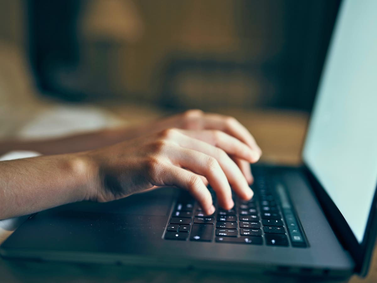 Becas TIC 2024: cómo consultar con RUT si me corresponde un notebook con internet gratis por doce meses
