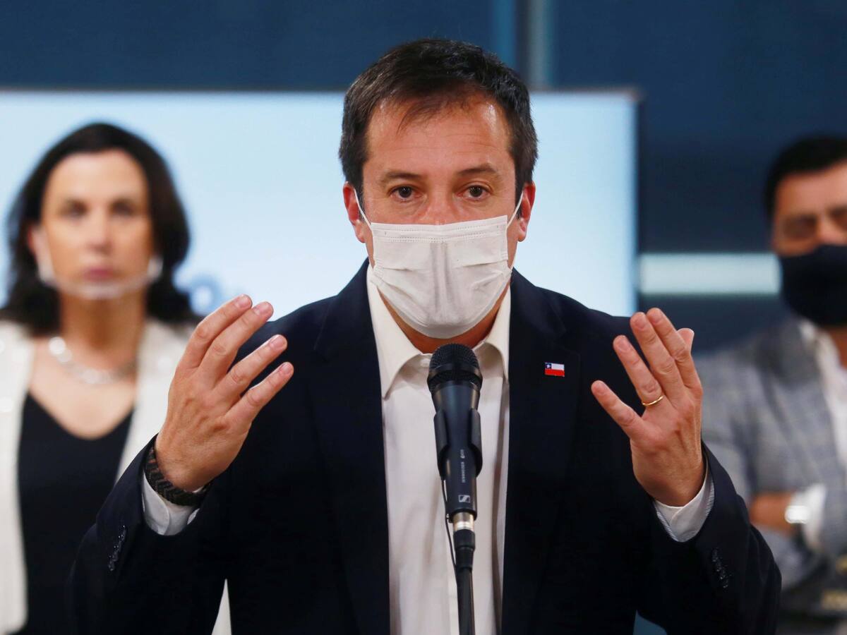 Ministro Lucas Palacios aclaró sus dichos hacia los profesores: «Jamás pretendí hablar de todos los docentes»