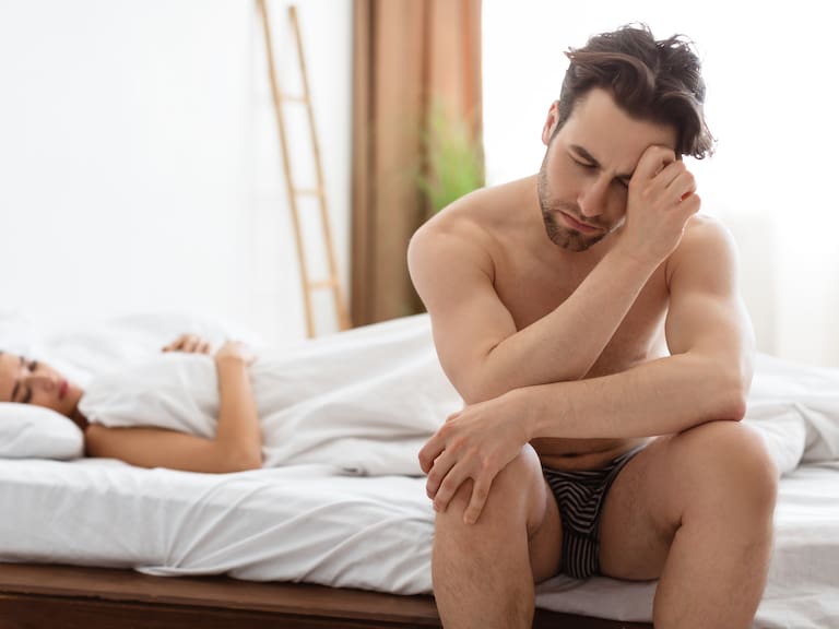 ¿Por qué los hombres se ponen tristes después del orgasmo? Así funciona la “disforia postcoital”