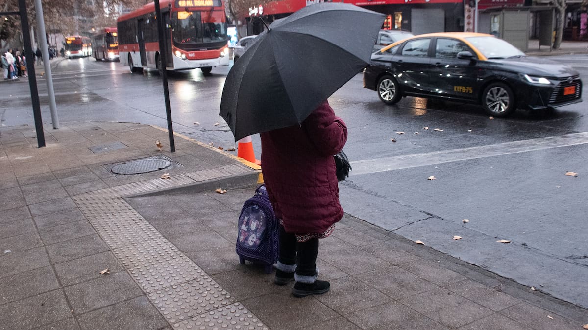 Lluvia y tormentas eléctricas en Santiago: a esta hora comenzarían las precipitaciones hoy lunes