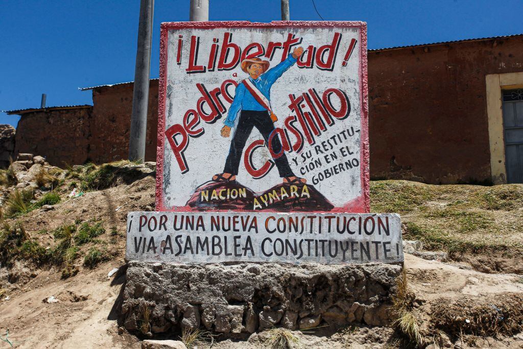 Una pared pintada en apoyo el destituido presidente peruano Pedro Castillo