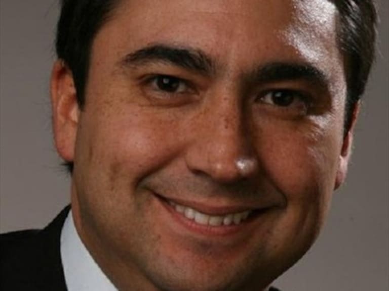 Jefe de comunicaciones del Mineduc renunció a su cargo