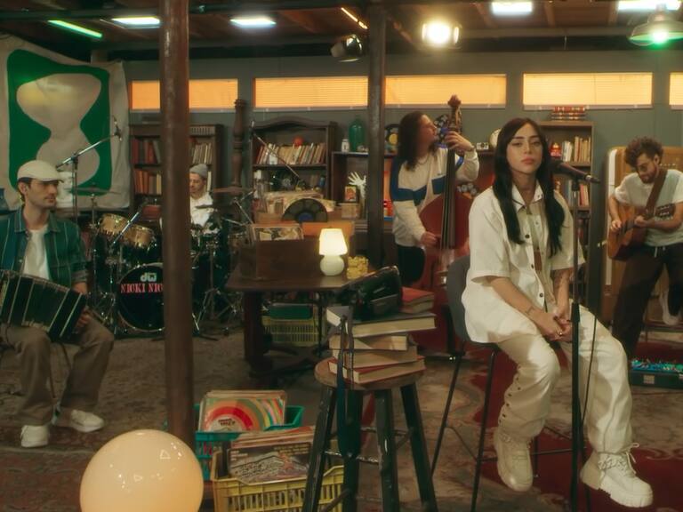 Nicki Nicole - Tiny Desk