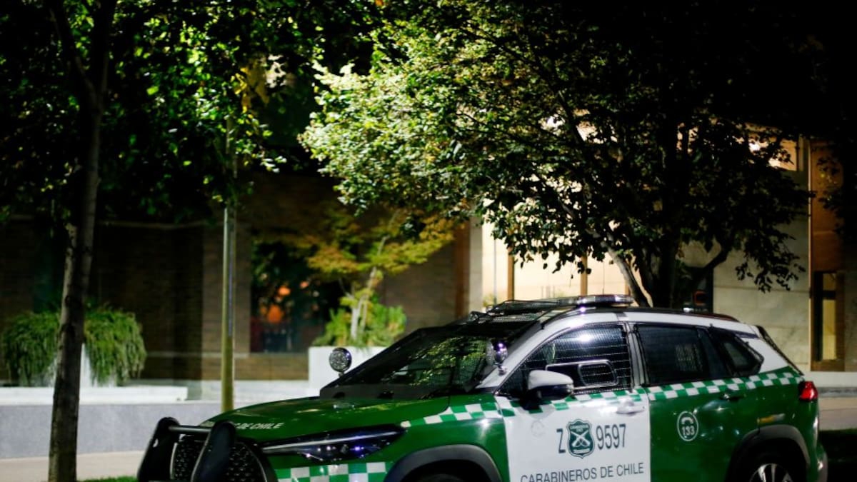 Detective PDI que se parapetó en Las Condes queda bajo resguardo policial y con prohibición de acercamiento de colegas